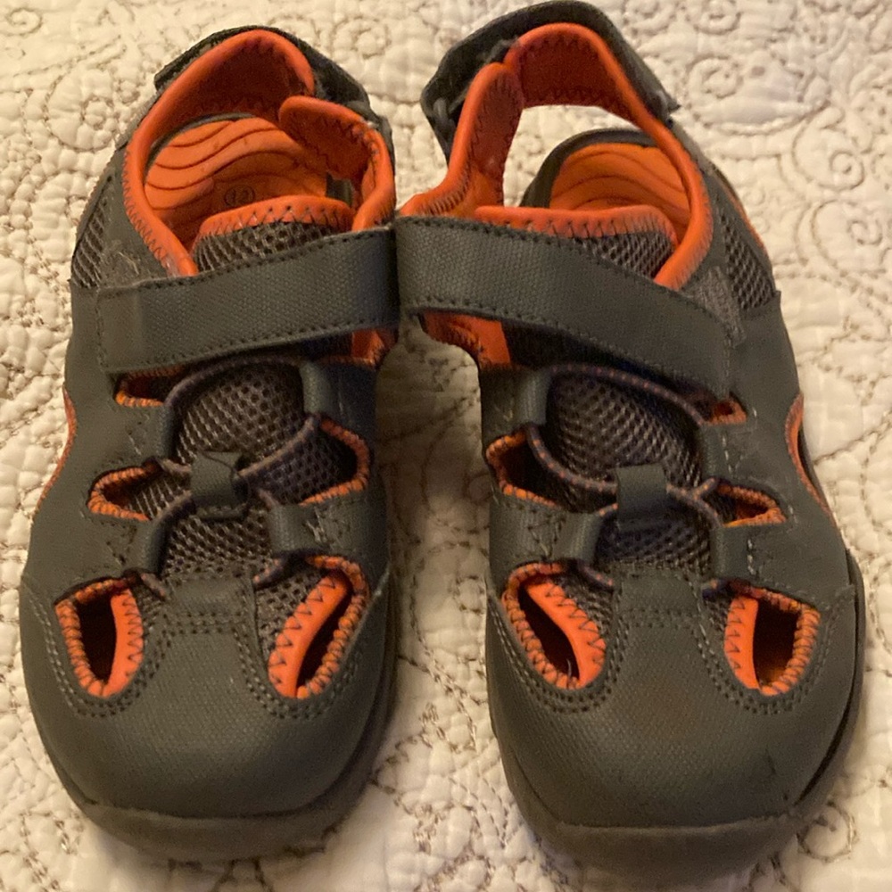 Rugged Out ack size 12